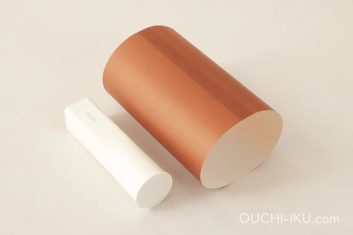 わっか状にして、端と端をのりで留める