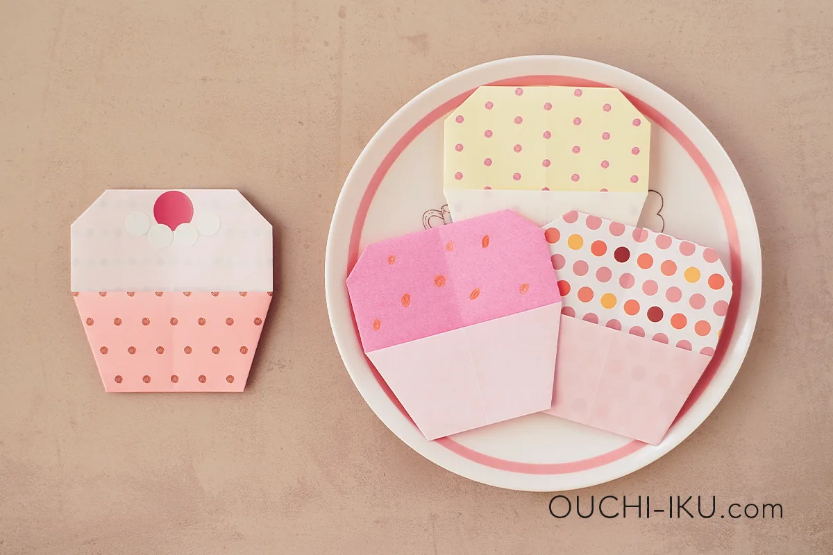 折り紙のカップケーキ（平面）