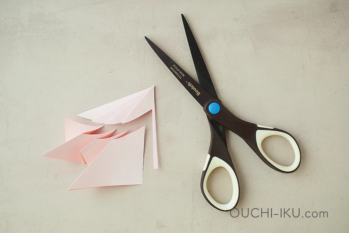 折り紙で作る紅葉(もみじ)の切り方2