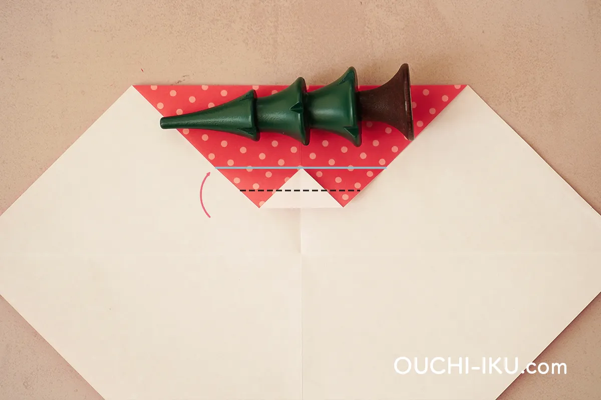 折り紙1枚で全身サンタの作り方8