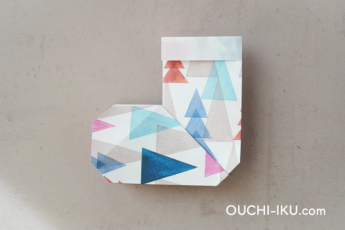 折り紙で作るクリスマスの靴下の折り方11