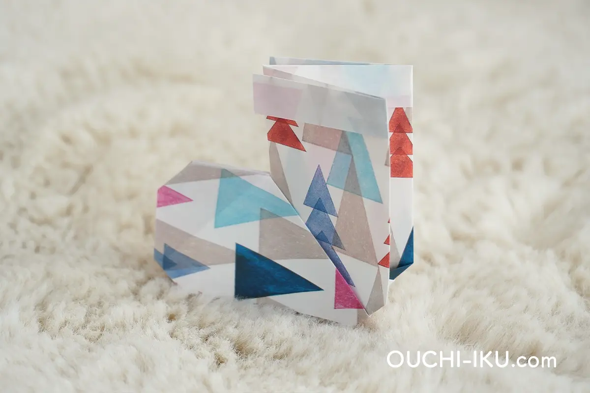 折り紙で作るクリスマスのブーツ