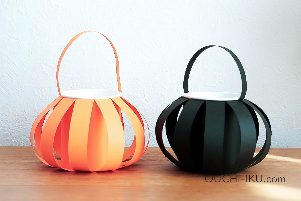 紙コップで作るハロウィンお菓子入れの作り方