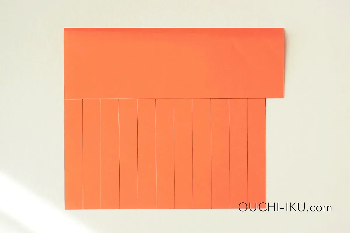 紙コップで作るハロウィンお菓子入れの作り方2