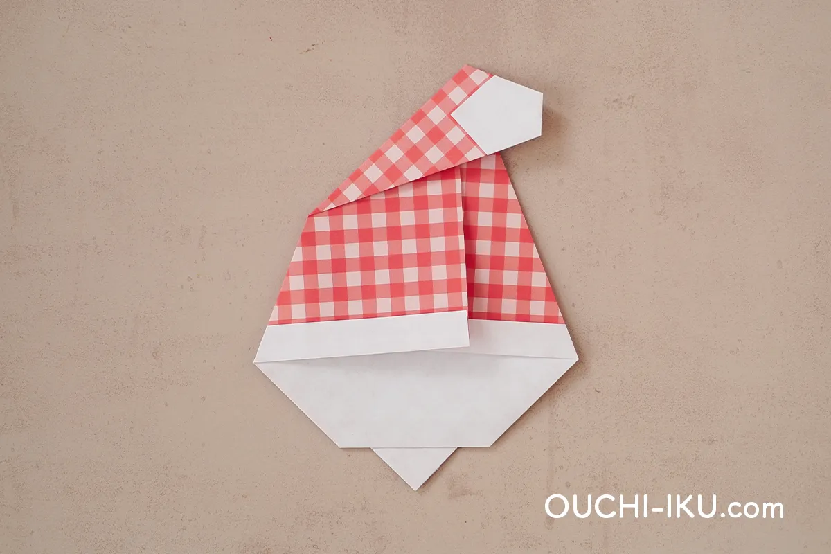 折り紙2枚でで作るサンタクロースの【顔】11