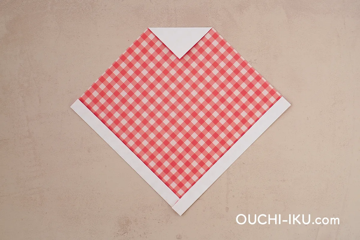 折り紙2枚でで作るサンタクロースの【顔】5