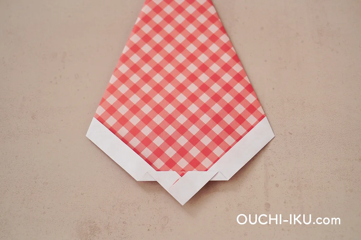 折り紙2枚でで作るサンタクロースの【顔】9