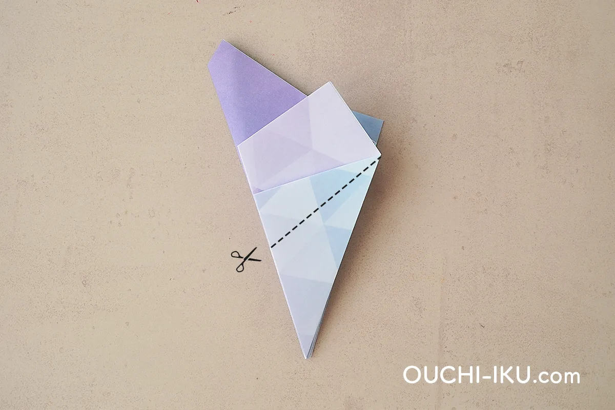 折り紙1枚で全身サンタの作り方8