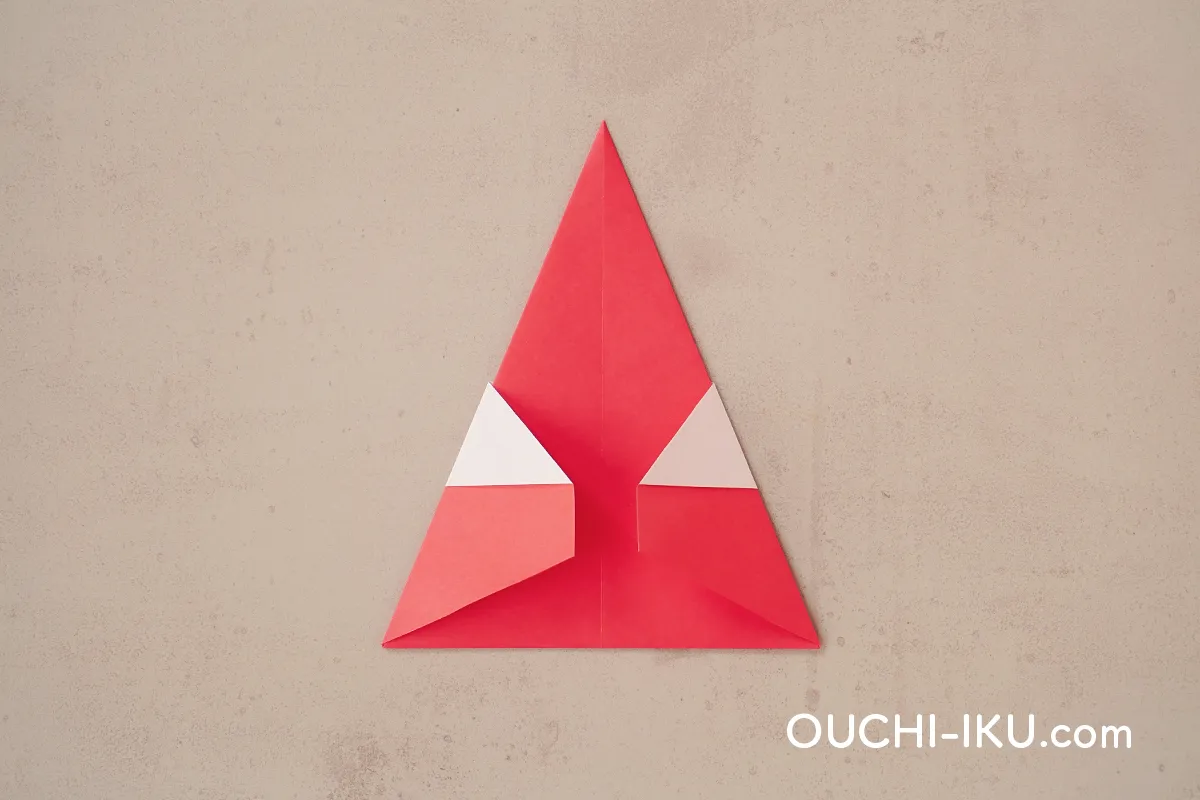 三角サンタの折り紙の作り方9