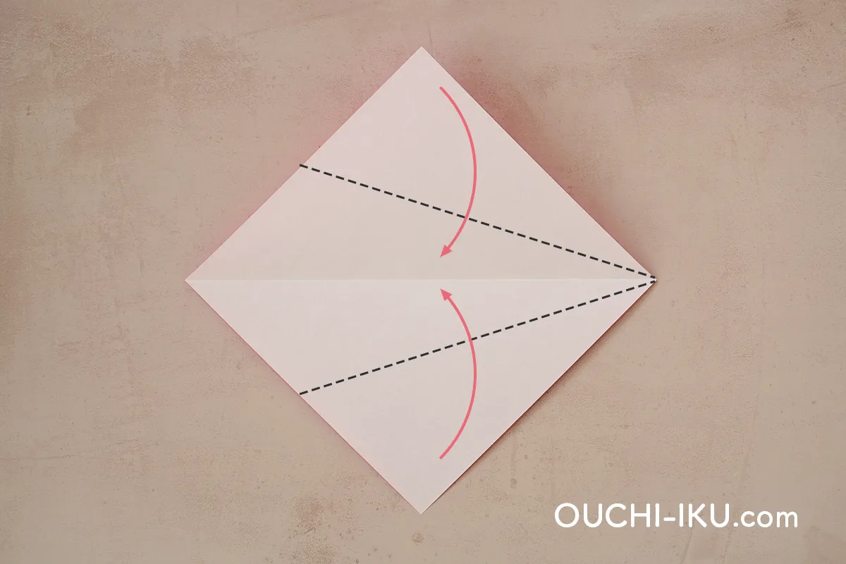 三角サンタの折り紙の作り方3