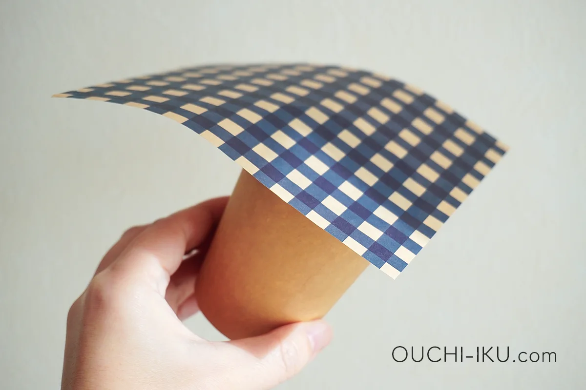 紙コップで作るアドベントカレンダーの作り方3