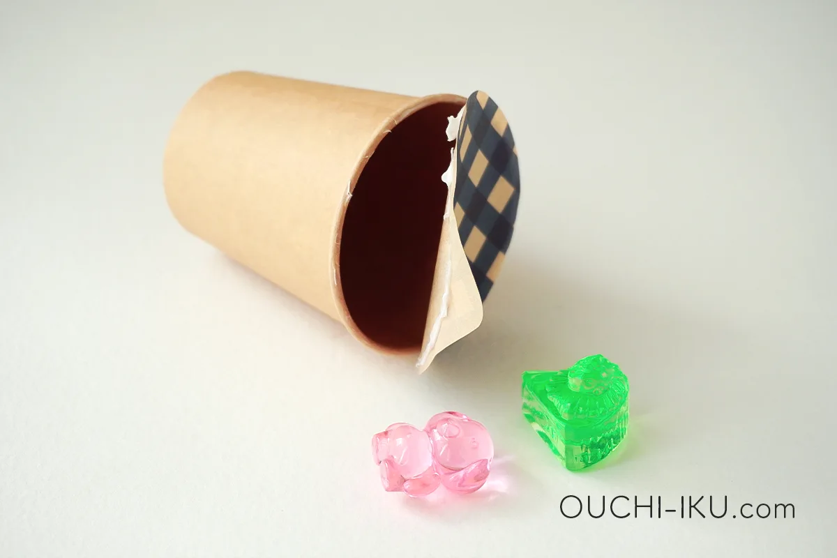 紙コップで作るアドベントカレンダーの作り方5