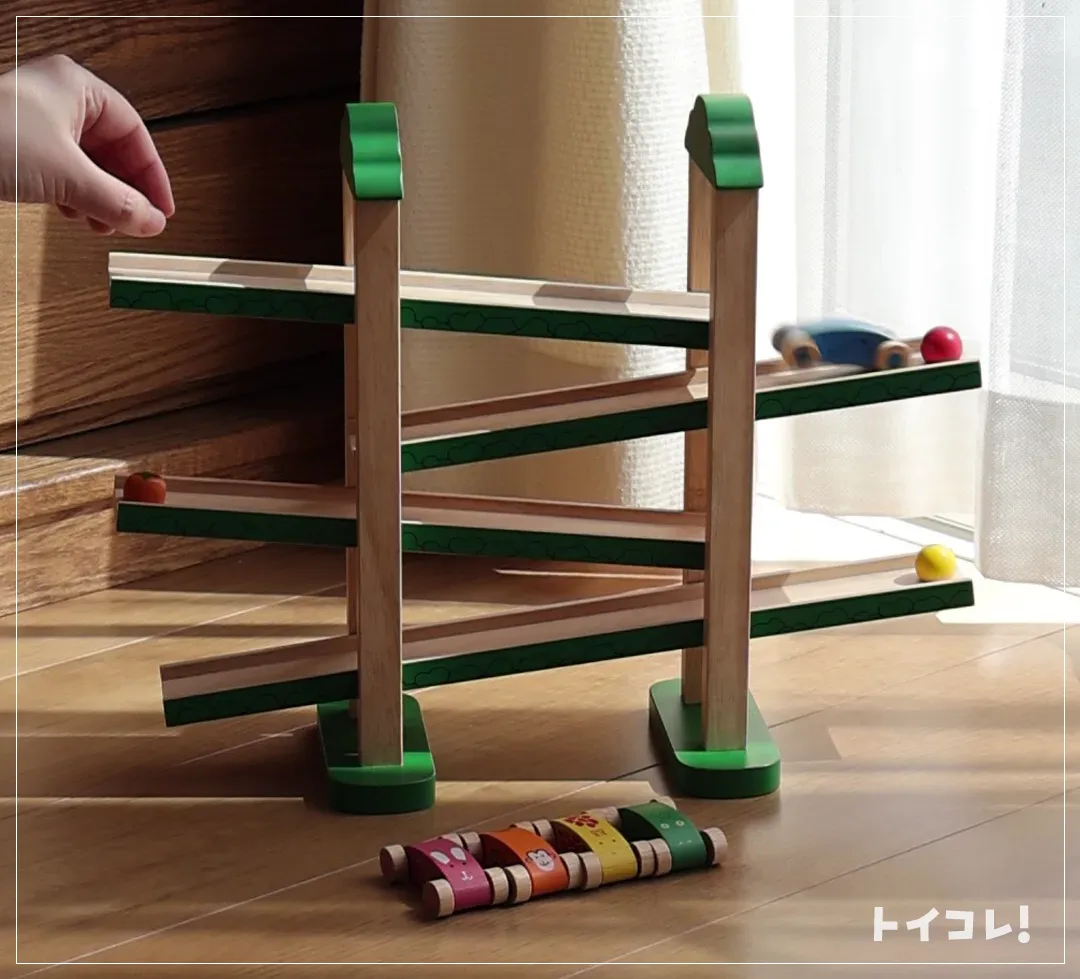 エドインターの森の運動会で遊ぶ様子