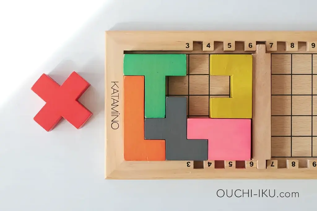カタミノの型はめパズルとしての遊び方