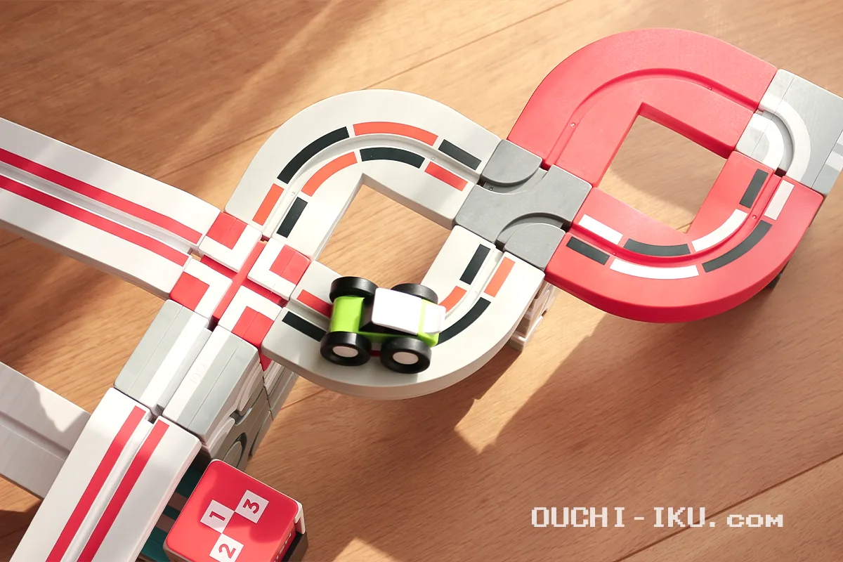 QbiToyレースセットの作品