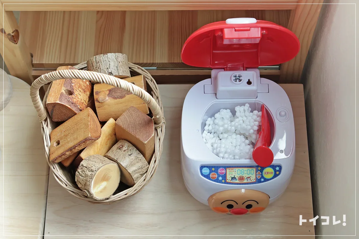 はなはじきをまとめてご飯にしたもの