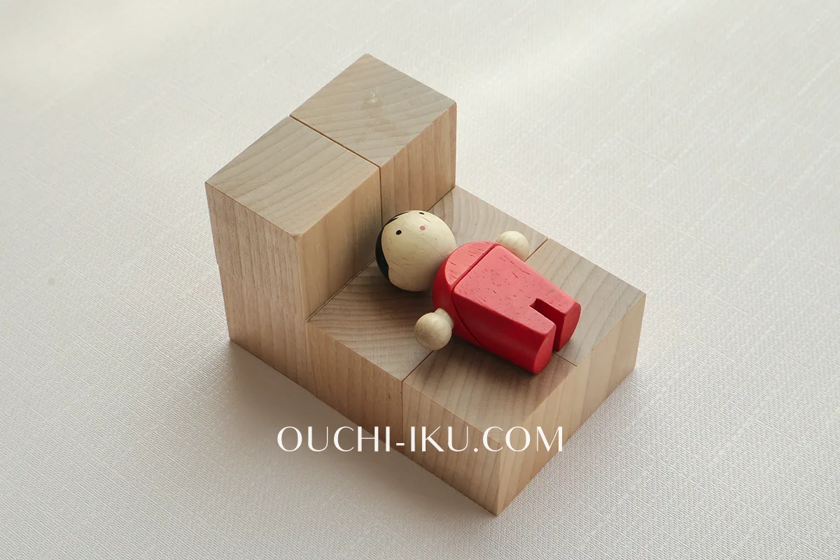 フレーベル積み木で作ったベッド