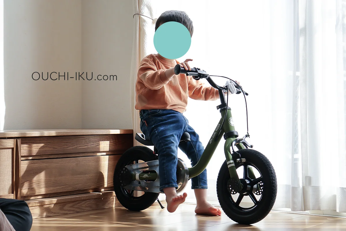 デュアルライダーバイディーバイクに試乗する息子