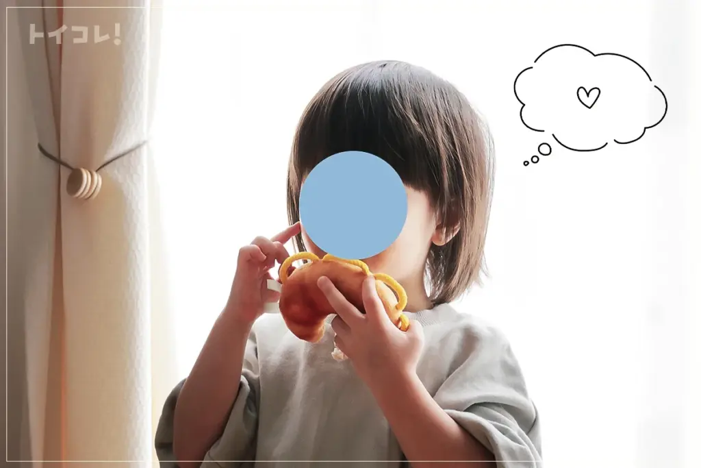 シャオールのわっかラトルで遊ぶ子供たち2