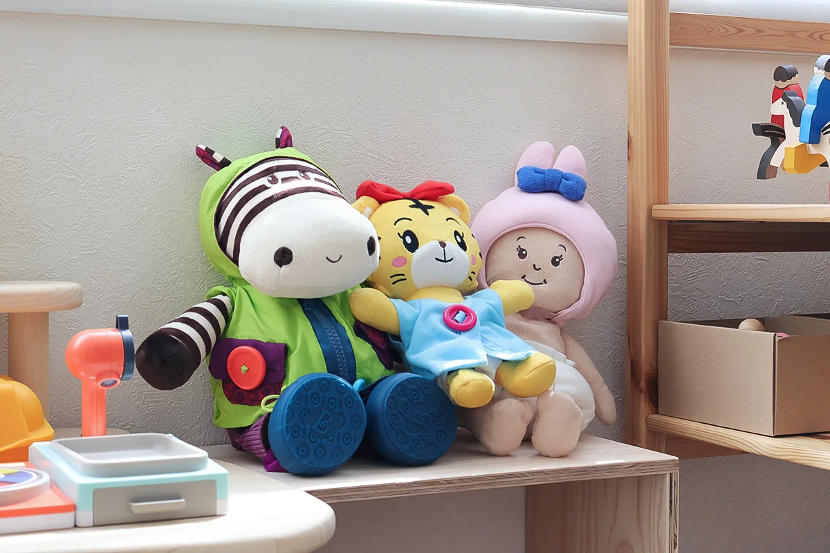 幼児通信教育「こどもちゃれんじ」の2歳向けコースで届くはなちゃん人形をはじめ、おきがえしまうまくんやリトルベビーステラなどのお世話人形
