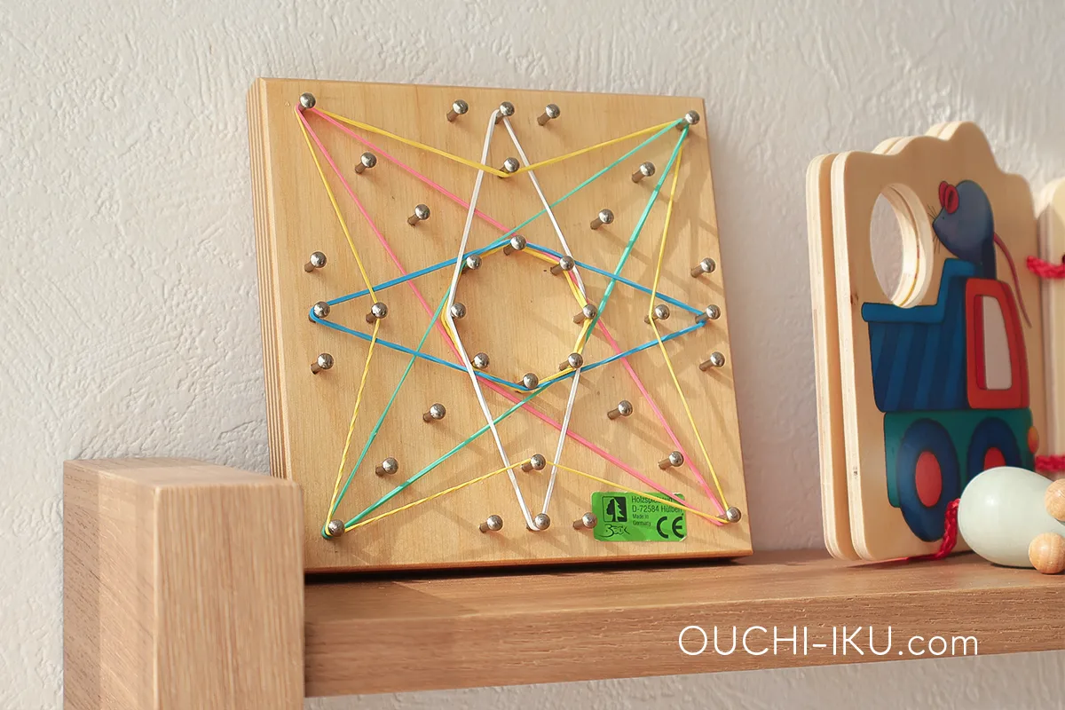 ベック社のゴムかけパターン遊び作品