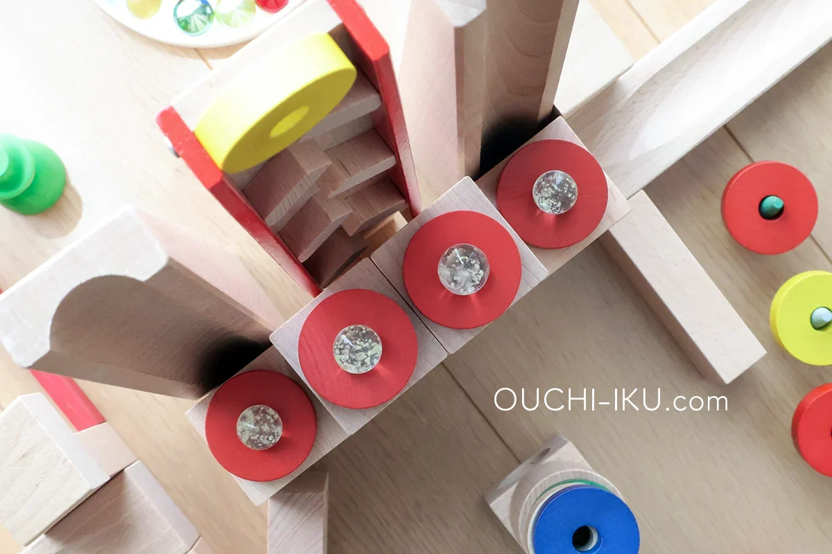 積み木の装飾に使ったプラステン