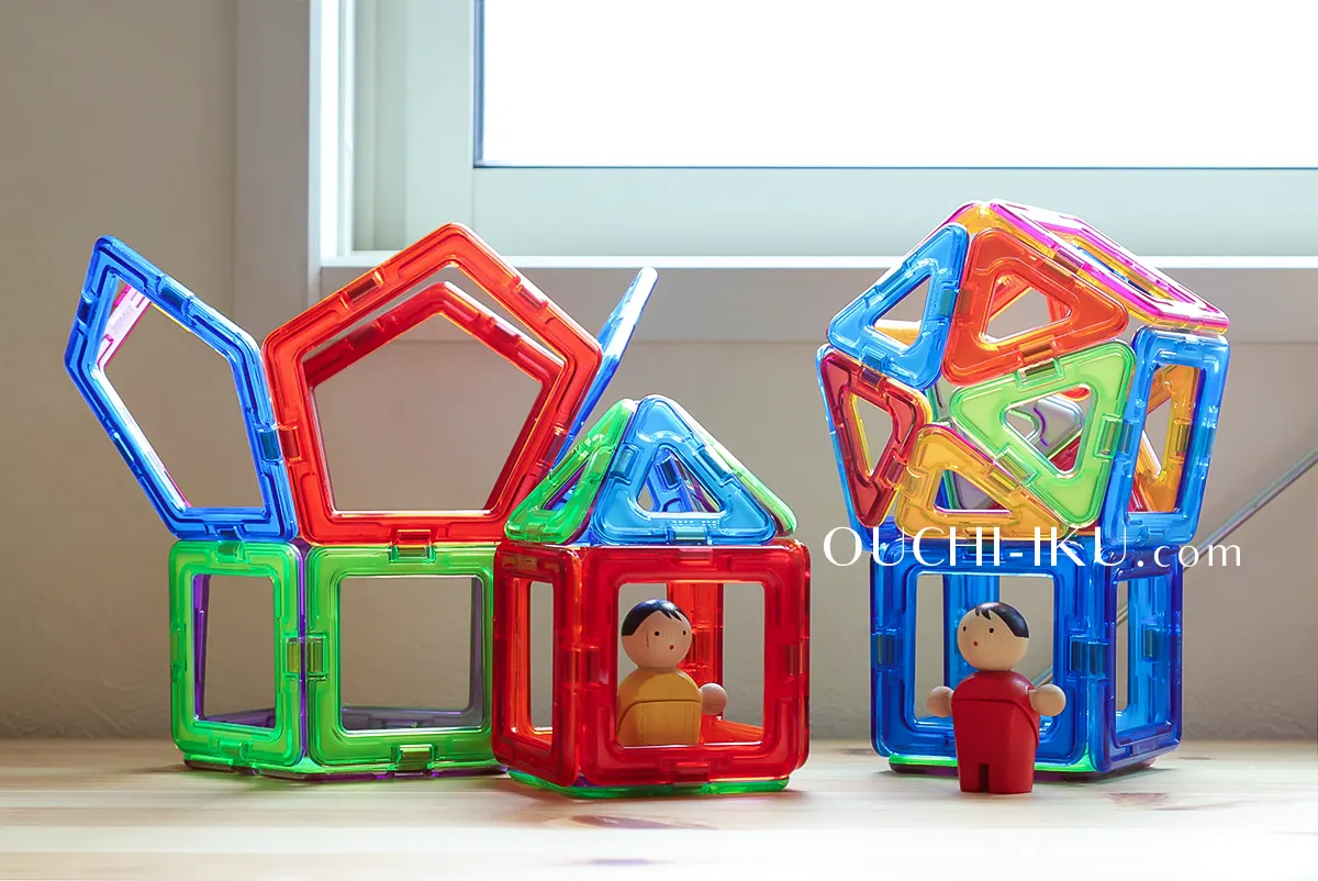 マグフォーマーの正規品で作った作品