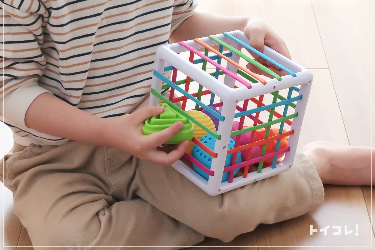 イニービン（Fat Brain Toys）で遊んでいるところ
