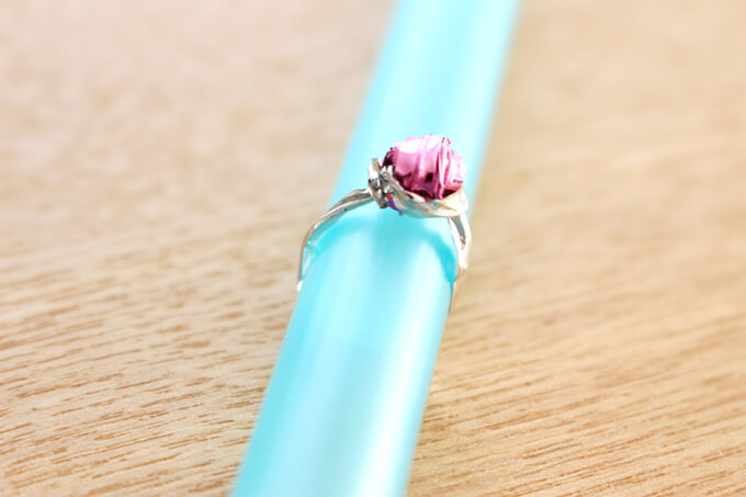 おもちゃの指輪の作り方 ラッピングタイで簡単なのに子供に大人気なキラキラ感 オウチーク