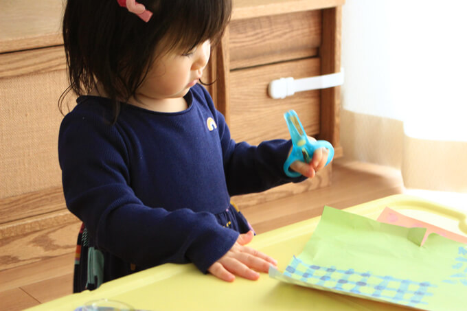はさみの練習方法を伝授 1歳からできるおすすめの進め方でムリなくマスターしよう プリント配布 オウチーク
