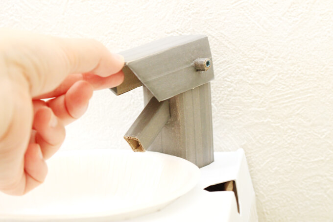 段ボールのままごとキッチンの作り方 簡単なのに蛇口もスイッチも動く本格派 オウチーク