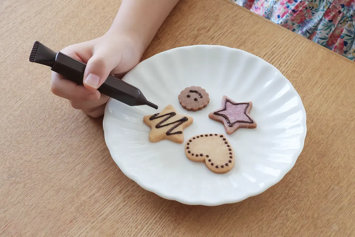 しまじろうのケーキの醍醐味は、自分でデコレーションできること