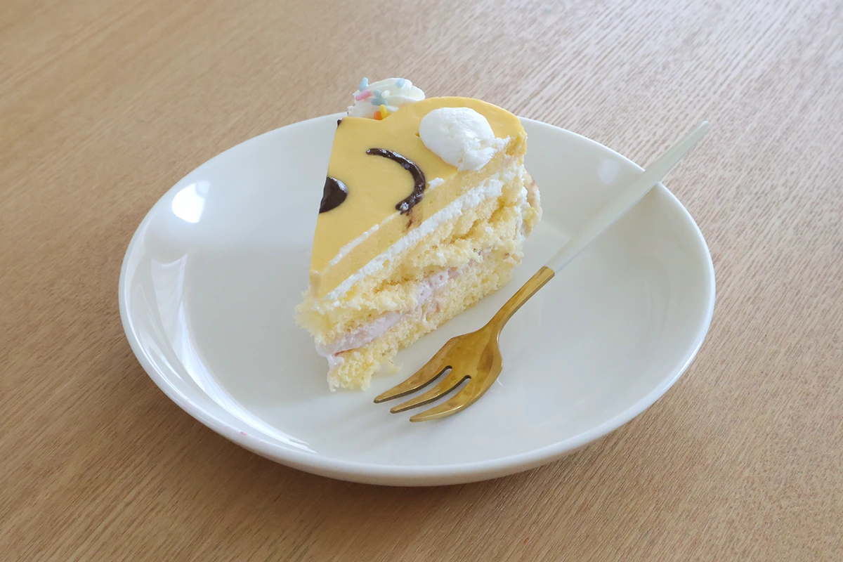 切られたケーキ