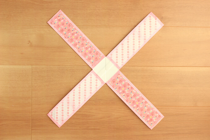 折り紙で装飾した牛乳パックヨーヨー