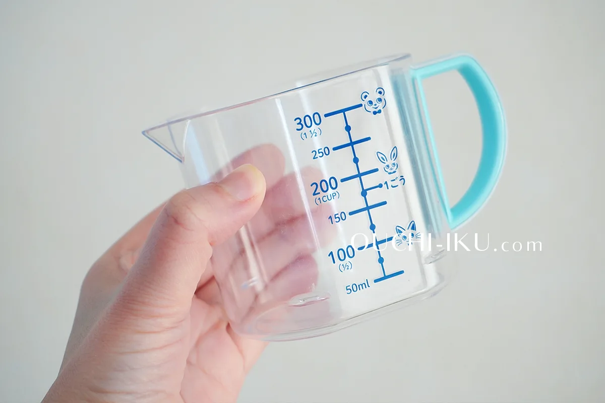 お風呂知育の計量カップ