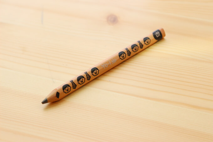 トンボ鉛筆「Yo-i おけいこセット」の指を置くマーク1