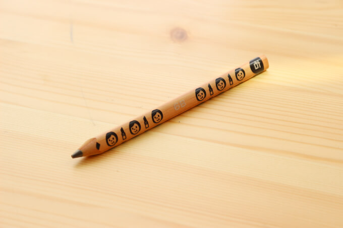 トンボ鉛筆「Yo-i おけいこセット」の指を置くマーク2
