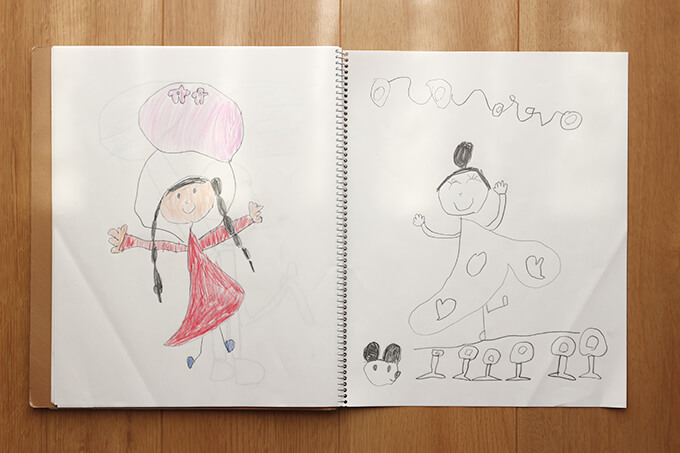 ファーバーカステルで描いた4歳の女の子の絵