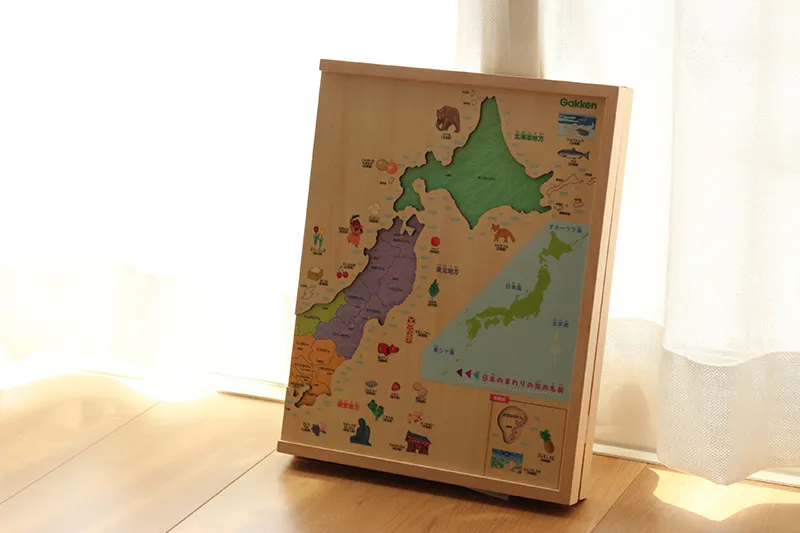 木製パズル日本地図のパズル台