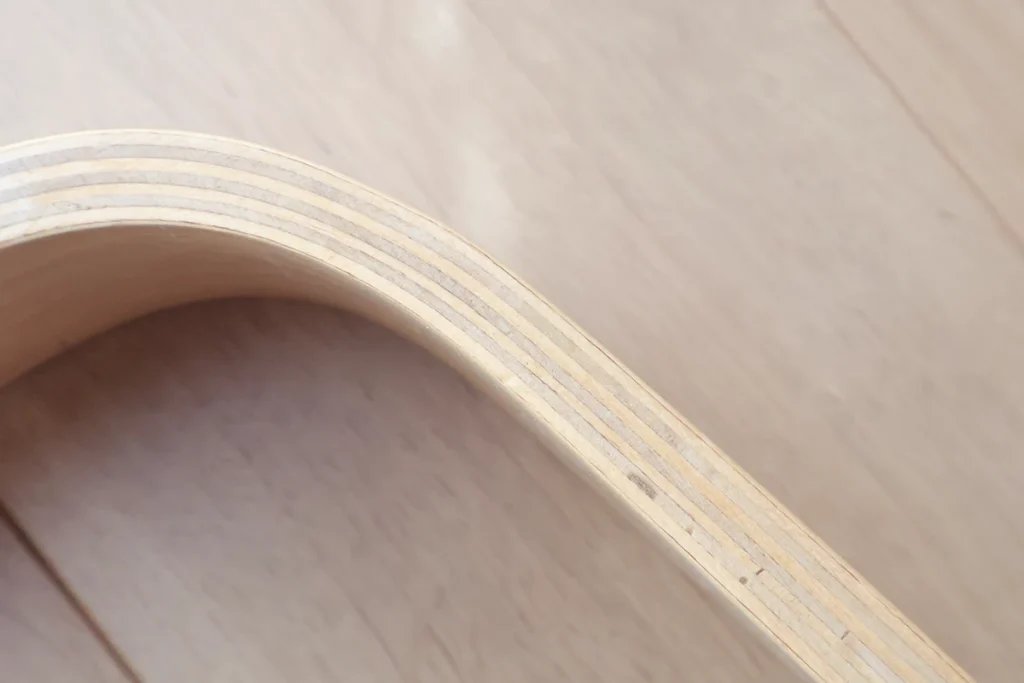 IKEAの木製ベビージムの厚み